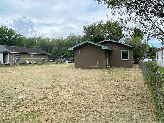 5th image of 2209 Esperanza St N