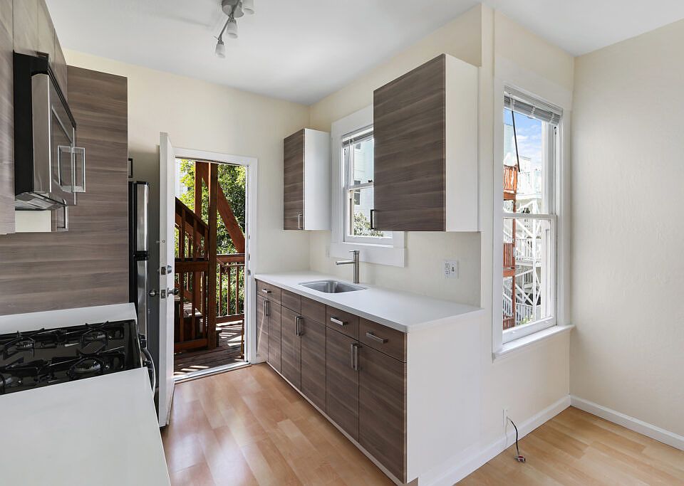 1st image of 142A Linda St #142A