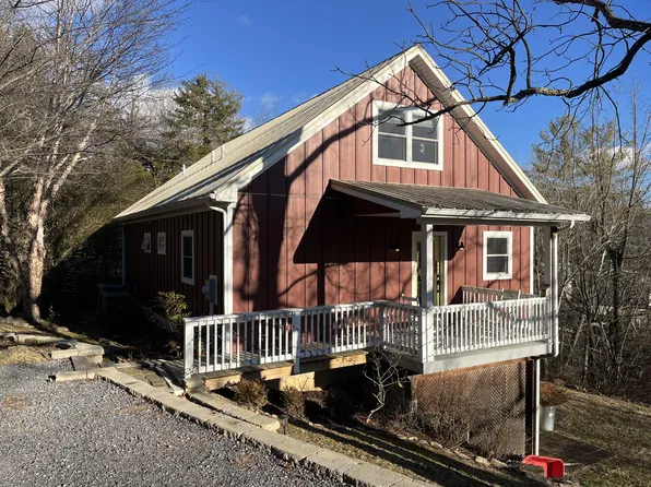 217 Catalpa Pl, Lexington, VA 24450