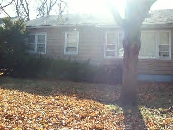 1st image of 1819 E Moore St