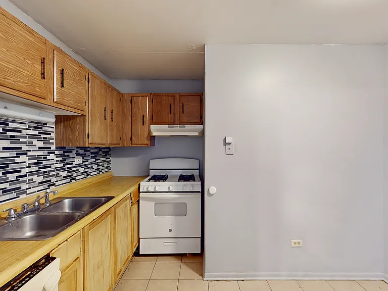 8111 Waterbury Ct #308 — Photo 19