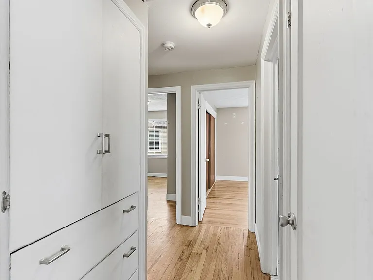 1017 E 40th Ave — Photo 35