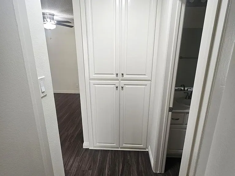 Villa Versailles Apartments — Photo 12