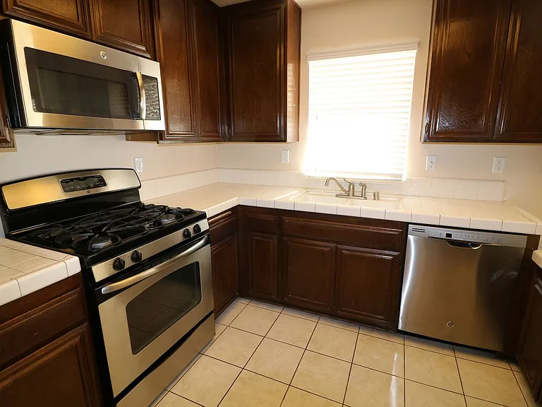 21233 Lassen St #2 — Photo 11