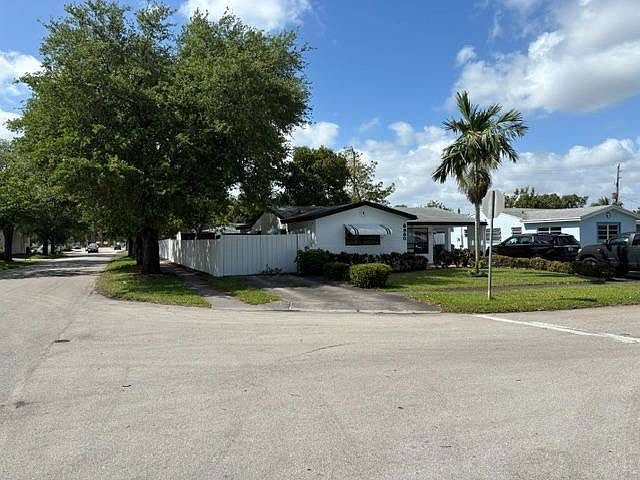 1st image of 6980 SW 29th St
