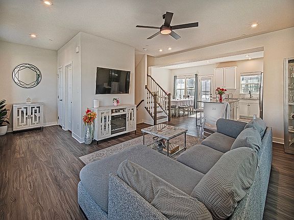 5th image of 126 Lupine Dr