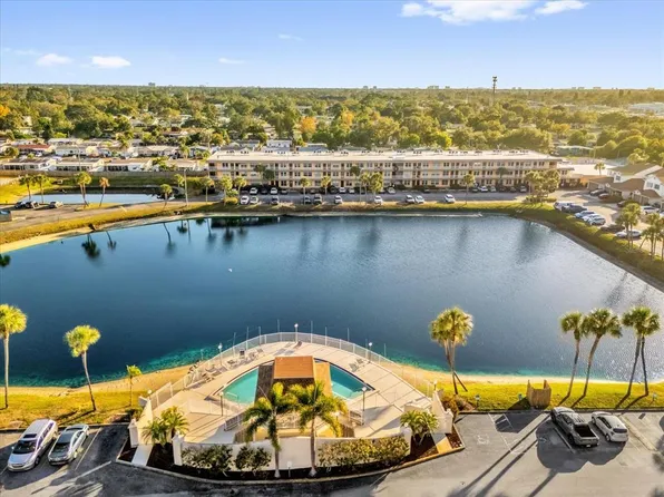 6400 46th Ave N APT 102, Kenneth City, FL 33709