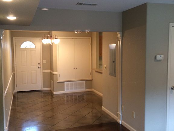 2nd image of 802 W Tahlequah St APT A