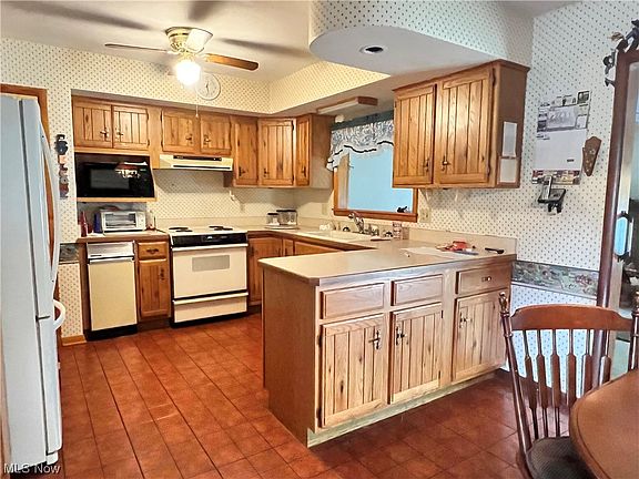 5th image of 112 Campagna St