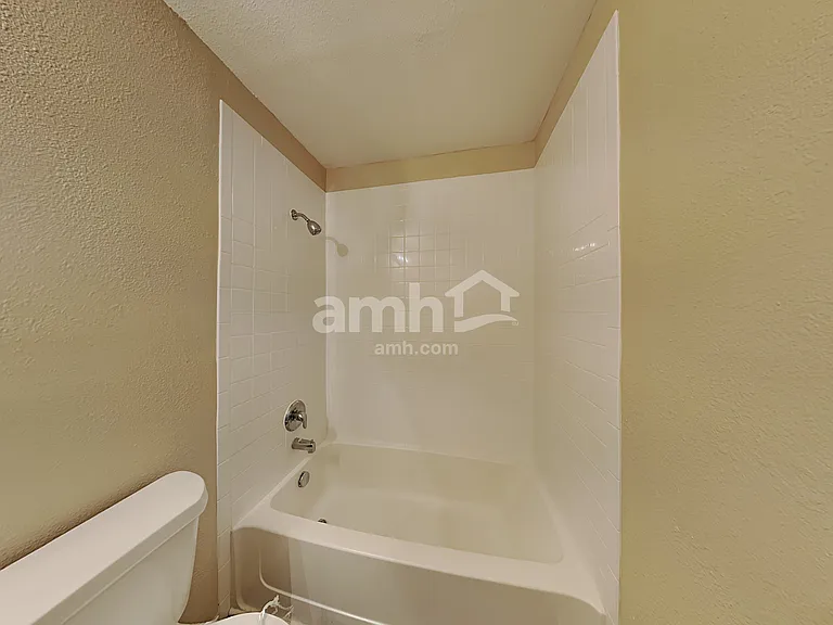 530 Hickory Ln — Photo 18