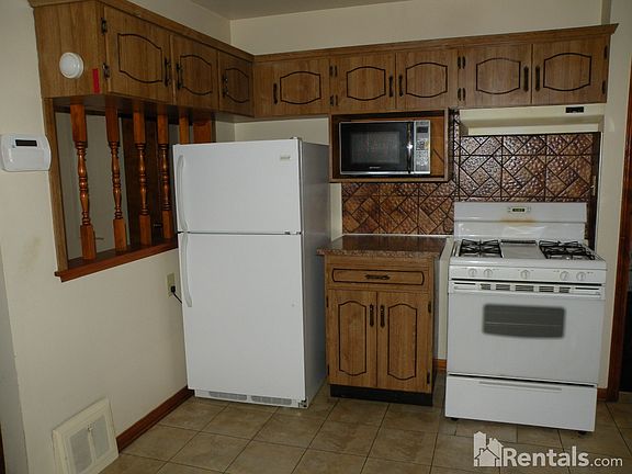 4th image of 4514 Kenmore Ave
