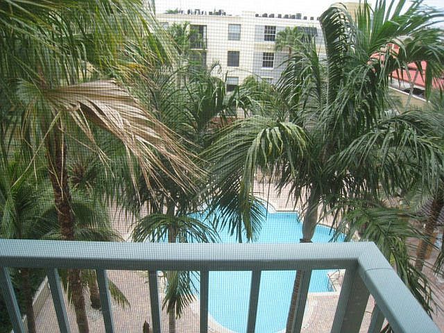 2nd image of 780 S Sapodilla Ave Ph 5