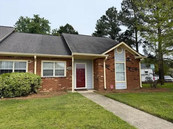 200 Old Spring Hill Ln, Fuquay Varina, NC 27526