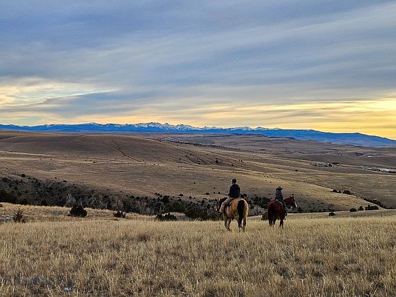 3rd image of 1590 Four Rivers Rd