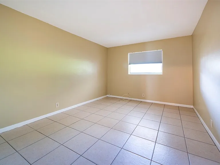 930 Mandarin Isle — Photo 18
