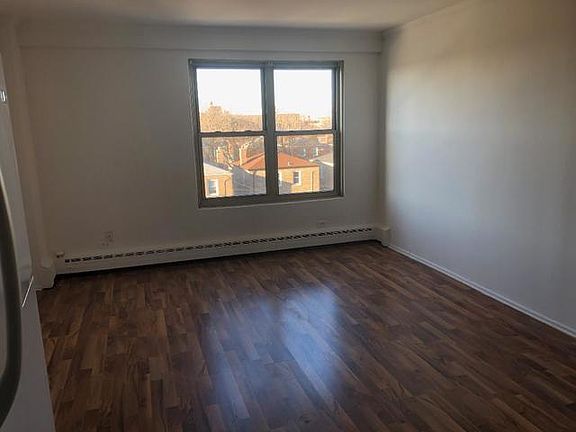 5th image of 2620 W Berwyn Ave #406