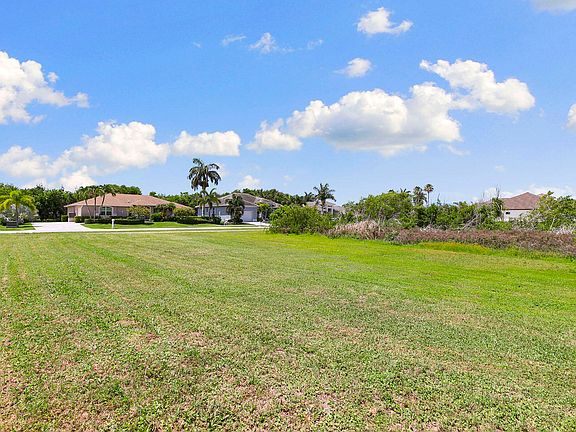 4th image of 1874 Dogwood Dr