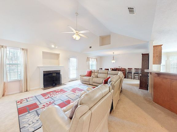 2nd image of 271 Country Glen Ave