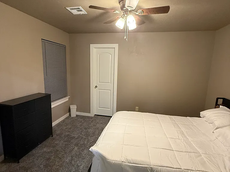 314 W Illinois Ave — Photo 11