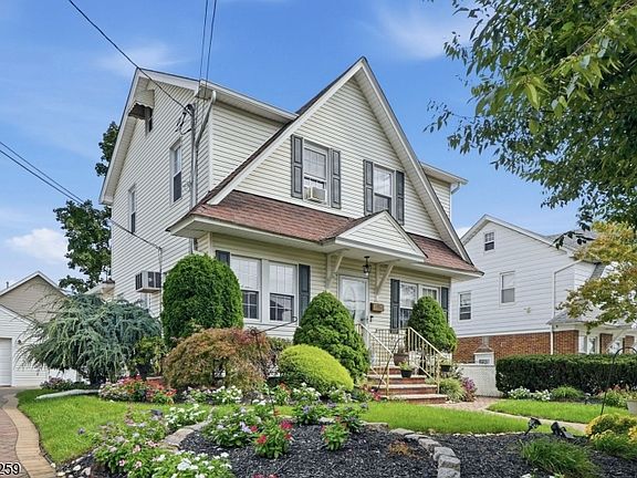 3rd image of 112 Jefferson Pl