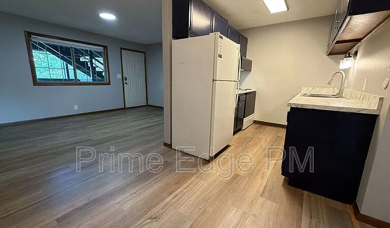 1109 N 28th St #6 — Photo 1