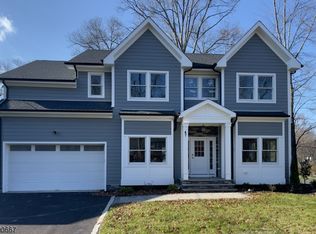 47 Lee Rd, Livingston, NJ 07039