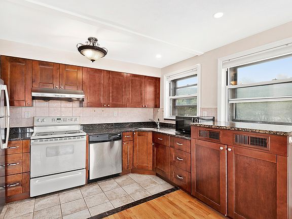 4th image of 25-40 Shore Blvd #1K