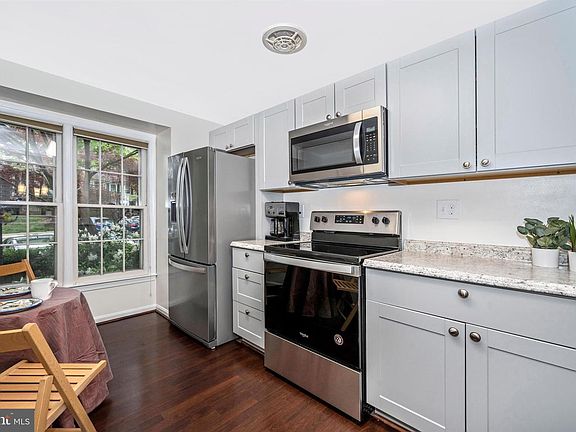 4th image of 20517 Strath Haven Dr