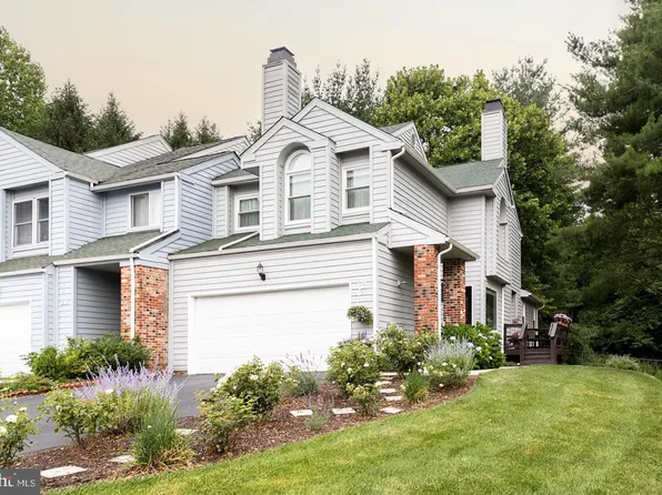 217 Sleepy Hollow Ct, Newark, DE 19711