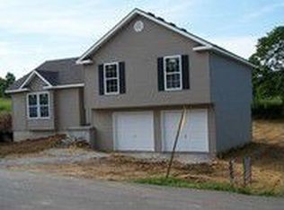 521 E 2nd St, Dearborn, MO 64439