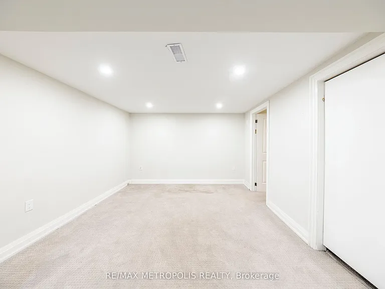 21 Hills Rd #BASEMENT — Photo 11