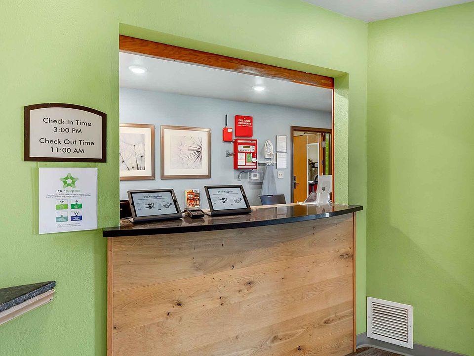 Lobby and Guest Check-in