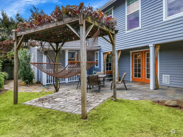 9234 3rd Avenue NW, Seattle, WA 98117