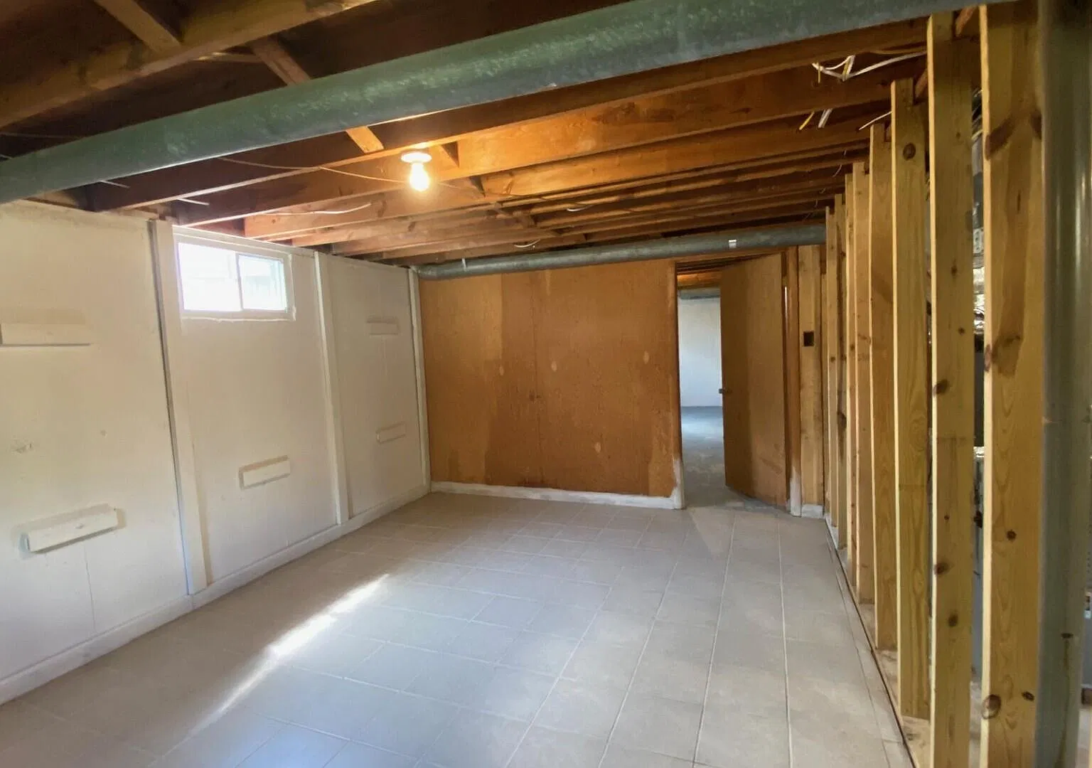 3 bed, 1.0 bath, 1124 sqft, $1,600 — Photo 4