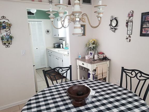5th image of 1235 S Highland Ave #209