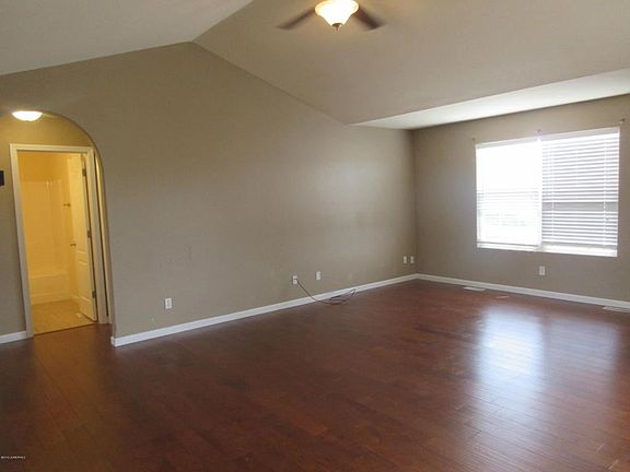 3rd image of 4032 Scarborough Way