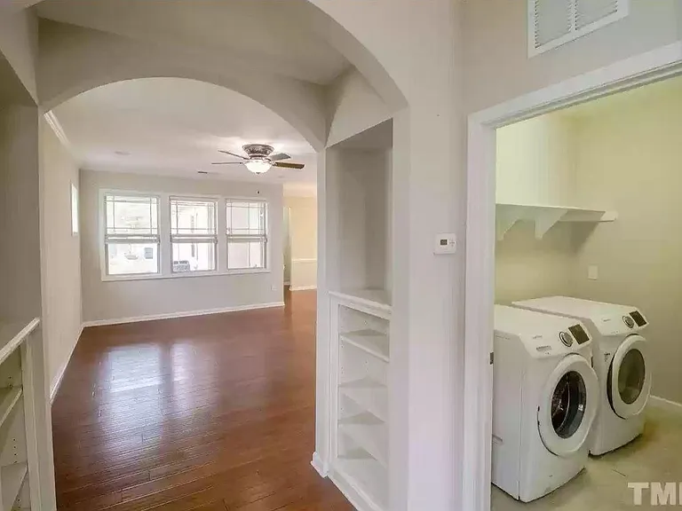 1213 Oatney Ridge Ln — Photo 6