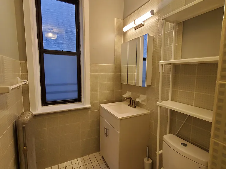 449 3rd St #3R — Photo 18