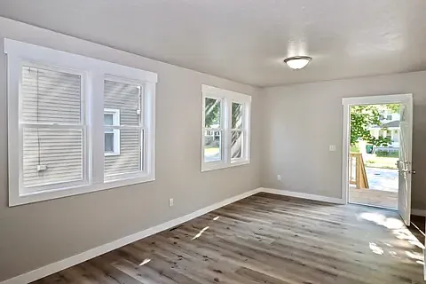 31 S Hickory St #2 — Photo 3