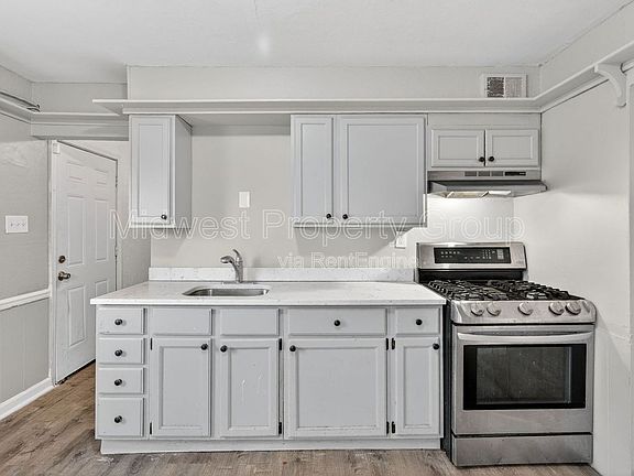 3rd image of 1157 Redman Blvd