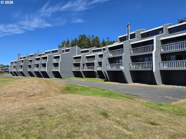 94304 Wedderburn Loop Rd Unit 428, Gold Beach, OR 97444