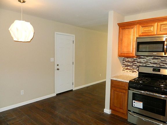 Eat In Kitchen