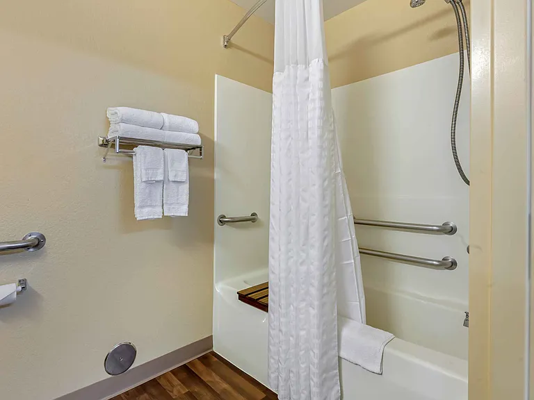 Studio Suite - 1 Queen Bed