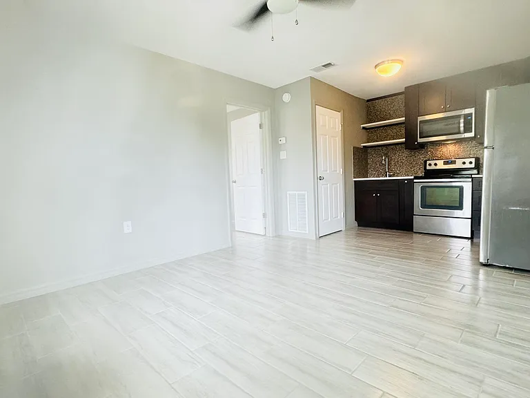71 Rockefeller Dr #A — Photo 12