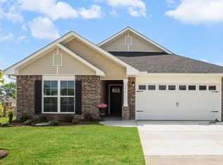 102 Sidney Ruth Dr, New Market, AL 35761