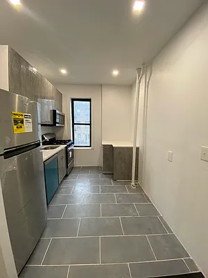 Rented by City Prime Commercial Realty  | media 7