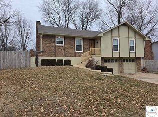 1705 E Strawberry Ln, Clinton, MO 64735