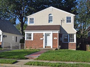 185 Celler Ave, New Hyde Park, NY 11040