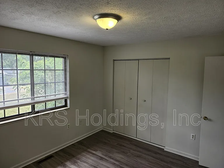 208 Straith St #C23 — Photo 7