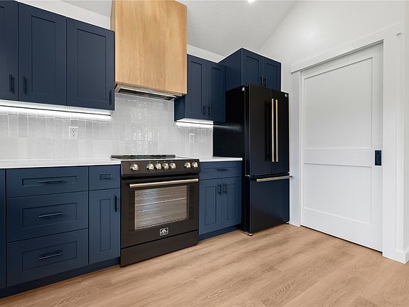 5th image of 117 N Adams St